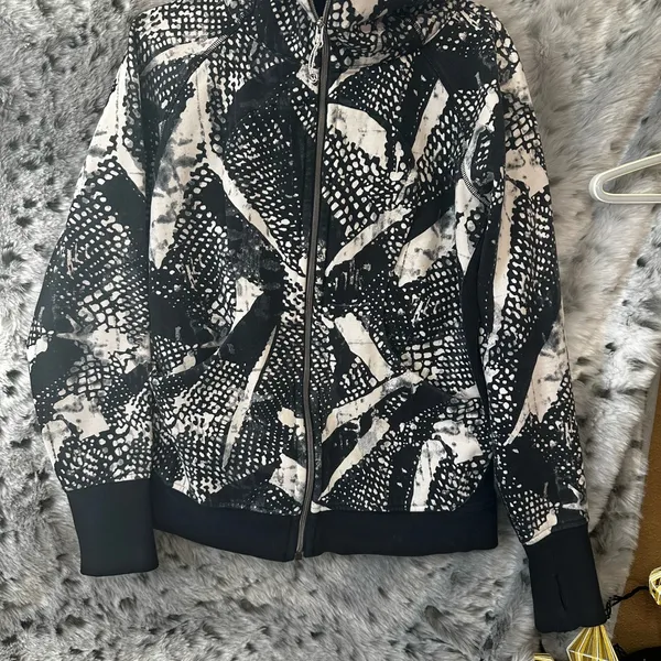 1061. Lululemon Women's Scuba Hoodie III Static Mist women's size 12 - Image 7