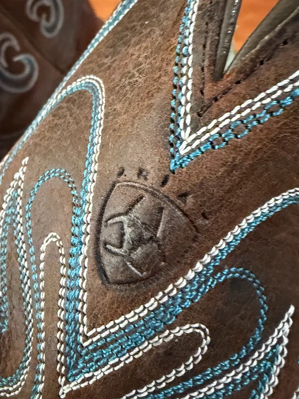 Ariat Legend Brown Leather Western Heeled Boots Turquoise Stitching size 6 - Image 12