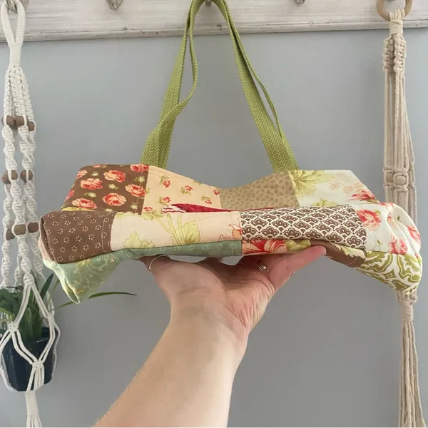 •Handmade vintage fabric shoulder tote bag• - Image 4
