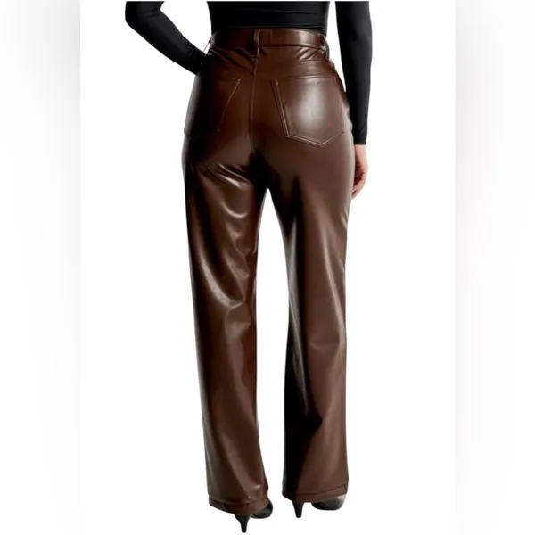Abercrombie & Fitch Curve Love Vegan Leather 90’s Relaxed Ultra High 33 16 Short - Image 3