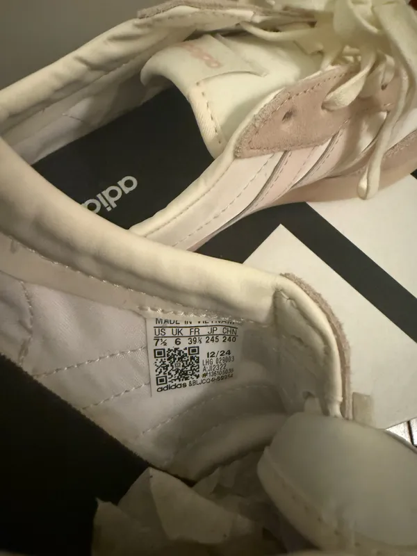 Adidas tennis shoes light pink sneakers - Image 3