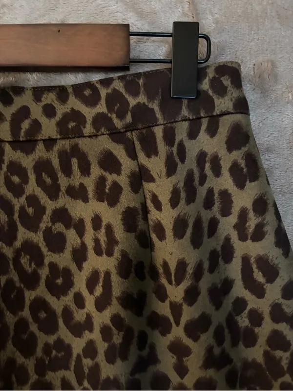 Leopard Print Faux Suede A-Line Mini Skirt Women’s Size M Black/Olive - Image 4