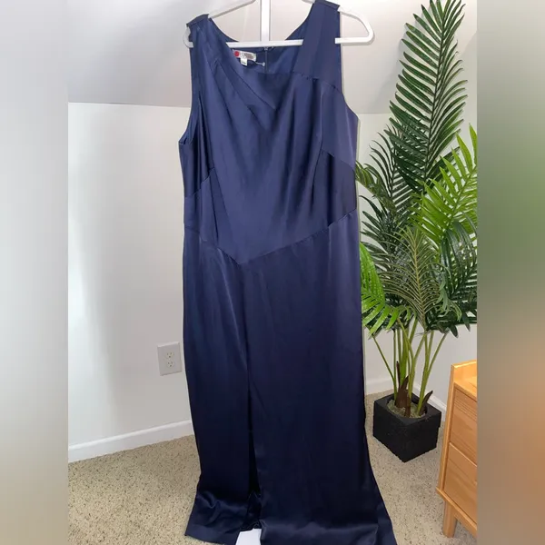 Kay Unger Navy Side Slit‎ Cut Out Gown 20 - Image 4