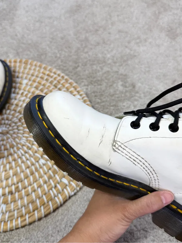 Dr. Martens Women’s Doc's. Doc Martens 11821 Boots 8 Eyes in White Gloss 7 - Image 15