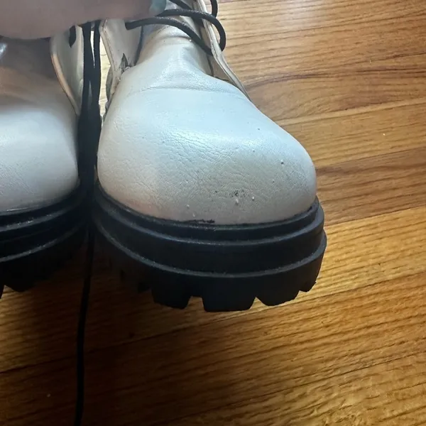 Weeboo White Chunky Combat Boots Size 10 Platform Grunge Streetwear Chic - Image 5