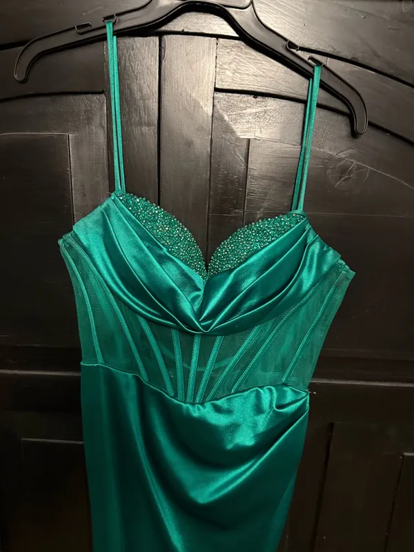 Emerald green gown Size 0 - Image 2