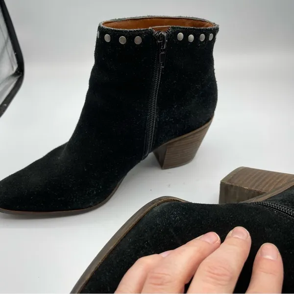 Lucky Brand Black Suede Studded Ankle Boots Stacked Heel Booties Womens 7 Fall - Image 7
