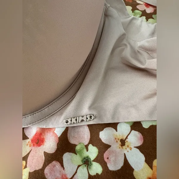 SKIMS nude bra size 40DDD - Image 3