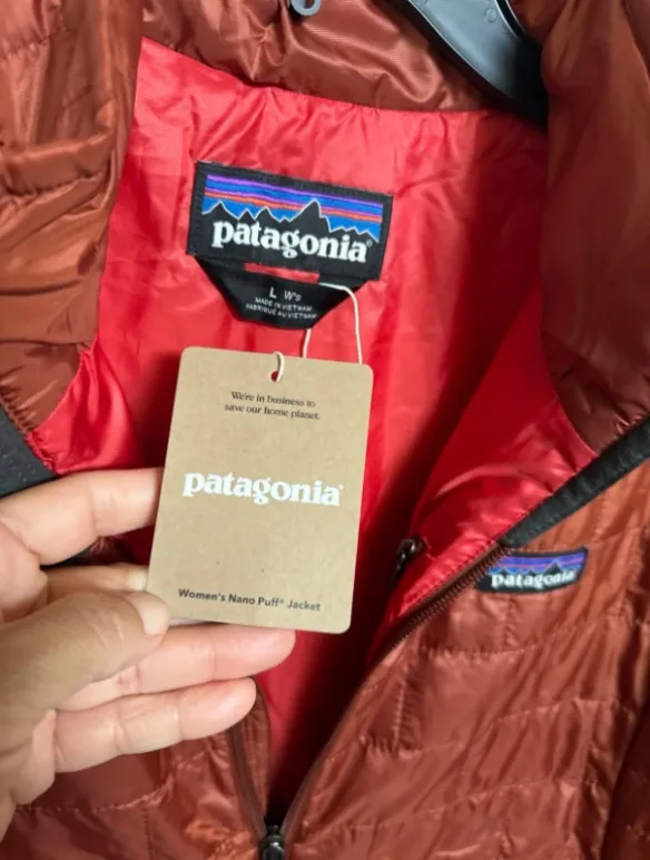 Patagonia Women’s Nano Puff Jacket Burnished Red Size Large - Image 3