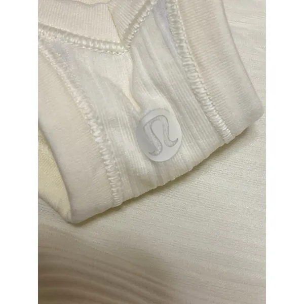 Lululemon Womens Cream Scoop Neck Sleeveless Yoga Athletic Activewear Tank Top 8 - Image 5
