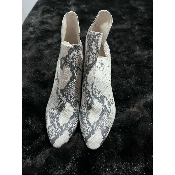 Steve Madden Rockstar Faux Snakeskin Boots size 8 booties - Image 2