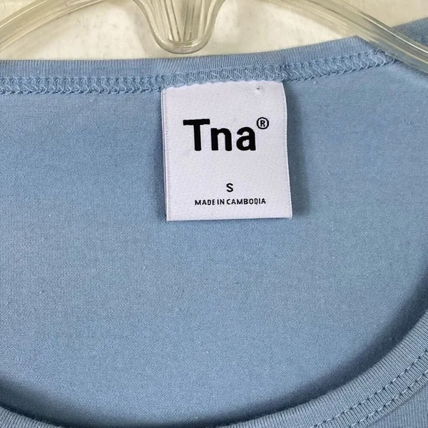 TNA Aritzia Chill Malibu Light Blue Scrunch Side Sporty Crop Top Tshirt Size S - Image 4
