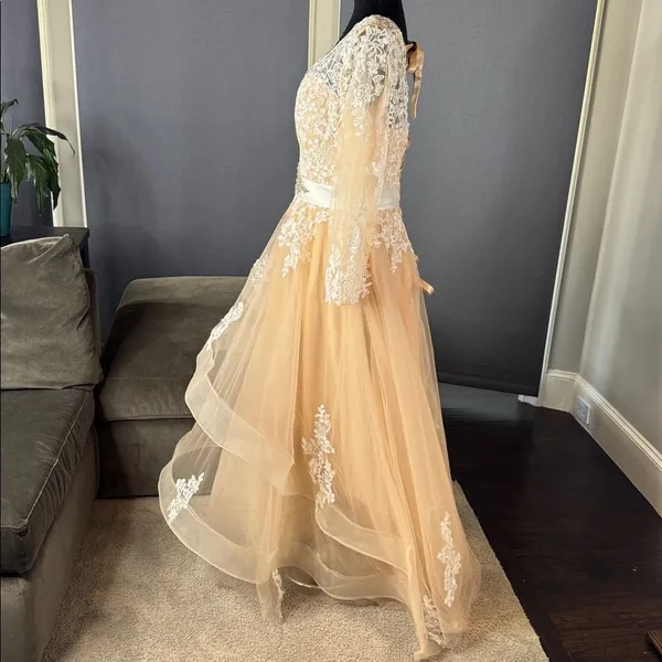 Women’s Long Sleeve Lace Appliqué Formal Gown Ruffles Corset Back Size 14 - Image 7
