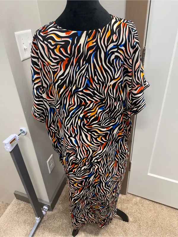 van winkle & co. Zebra Stripe V-Neck Short Dolman Sleeve Satin Midi Caftan Lg - Image 7
