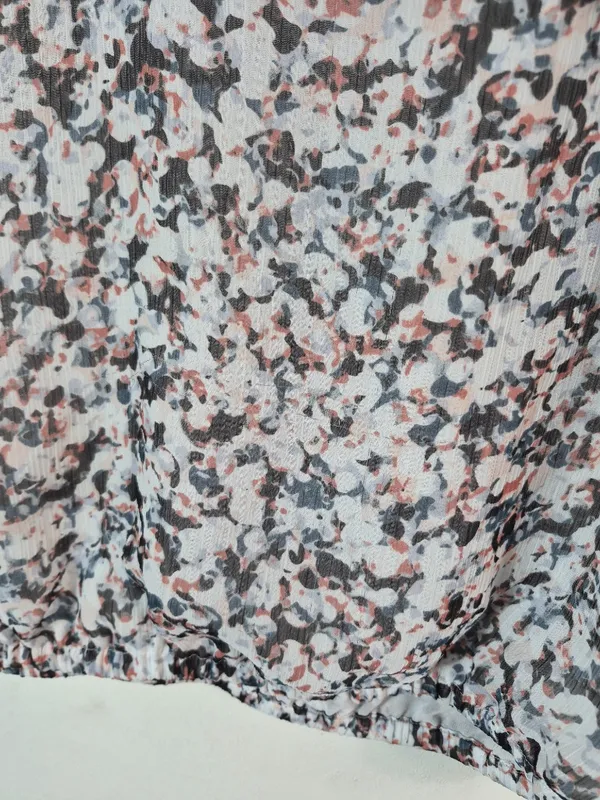 Express Floral Print Short Sleeve Blouse - Image 4