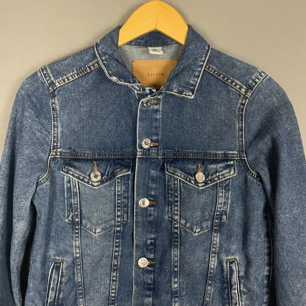 H&M Trucker Jean Jacket Women Size 4 Medium Wash Blue Classic Denim 100% Cotton‎ - Image 3