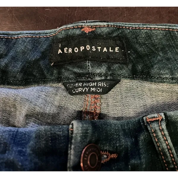 Aeropostale Mom Shorts Womens 6 Blue Denim Super High Rise Cuffed Button Fly - Image 3