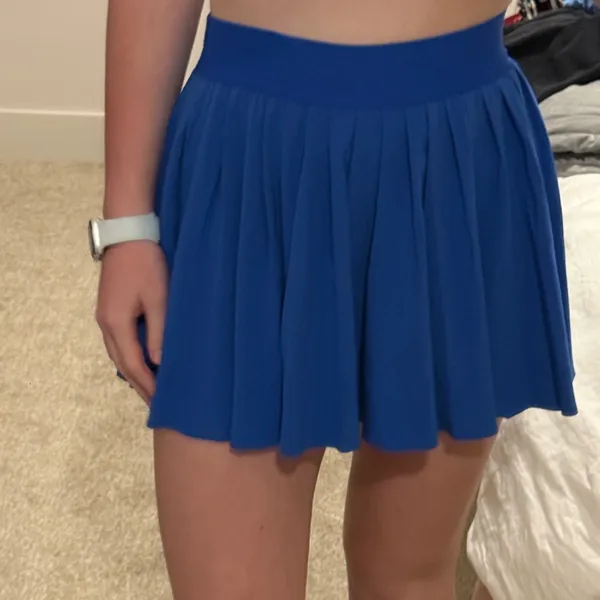 Aritzia Pleated Skirt - Image 5