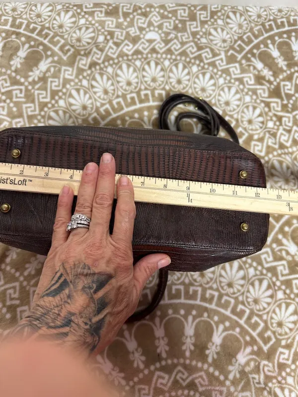 Brahmin Pecan Melbourne Crocodile Embossed Leather Bag with detachable Strap - Image 10