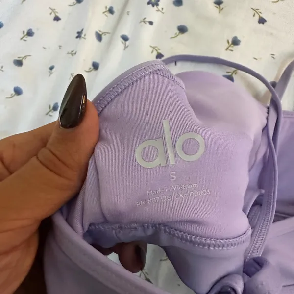 ALO Yoga Lilac Strappy Sports Bra - Image 5