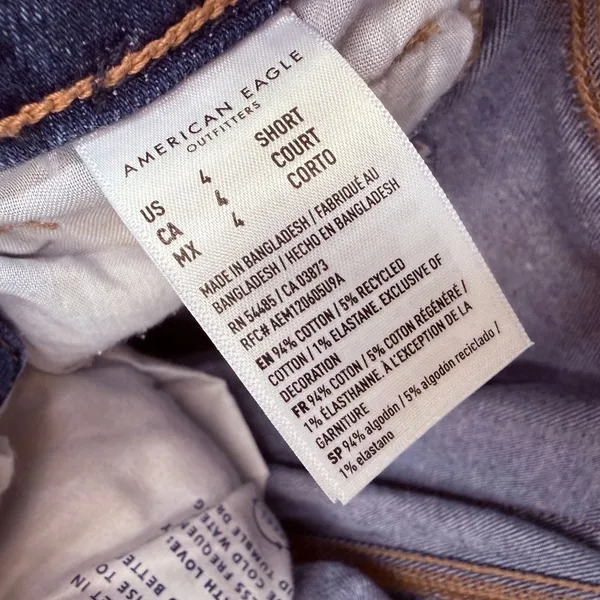 American Eagle Women's Mom Jeans Size 4 Short - Image 6