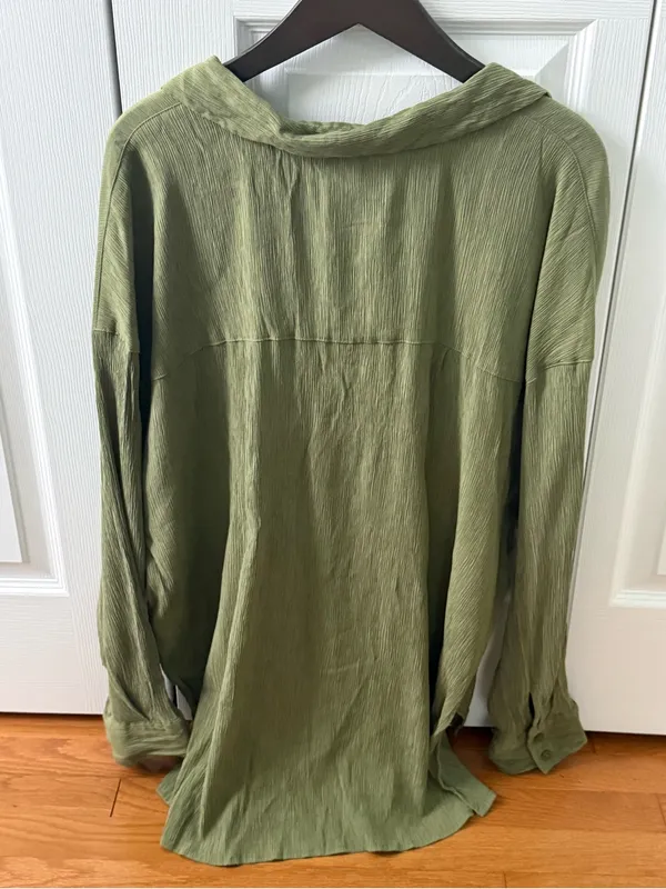 Abercrombie & Fitch Oversized Crinkle Gauze Rayon Button Down in Green - Image 3