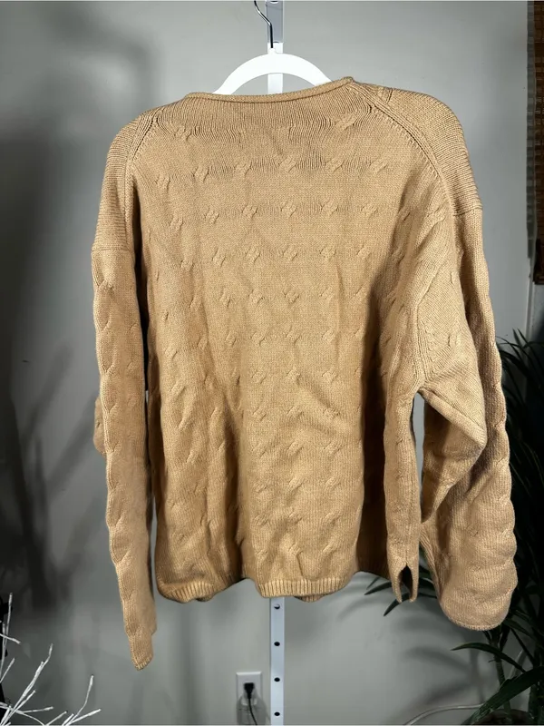 H95. Banana Republic Cable Knit Crewneck Sweater in Camel - Image 3