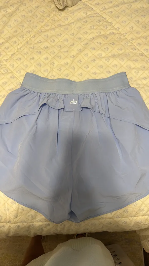 Alo Yoga Shorts - Image 2