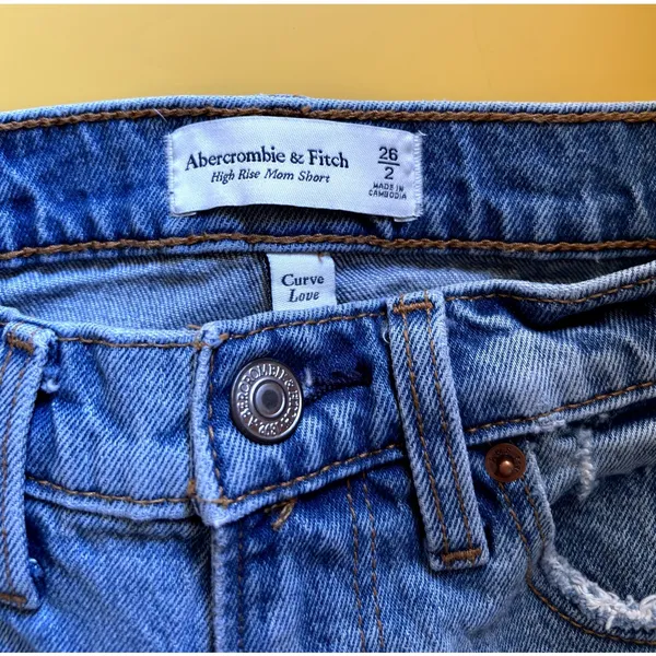 Abercrombie & Fitch High Rise Denim Cutoff Mom Shorts Curve Love - Size 2/26 - Image 3