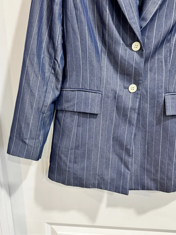 Kasper Blue Pinstripe Two Button Blazer Jacket Size 4 Career Office Professional - Image 5