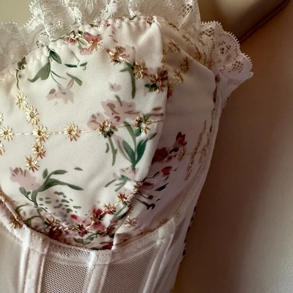 Floral Lace Corset - Image 3