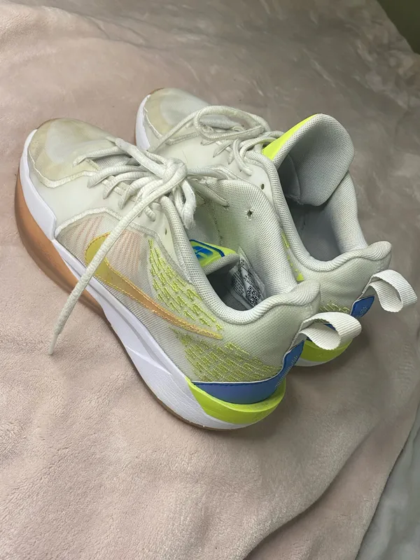 Nike Sabrina 2 SE GS "Hesi Hitter" Basketball Lemon Twist Kids Size 6.5 - Image 3