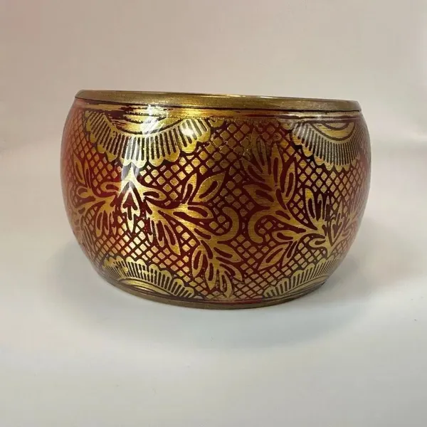 Red and gold tone wide brass bangle bracelet - Image 11