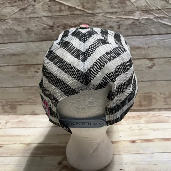 Ariat Floral Print Mesh Trucker Hat One-Size Adjustable Snapback Shabby Chic - Image 3