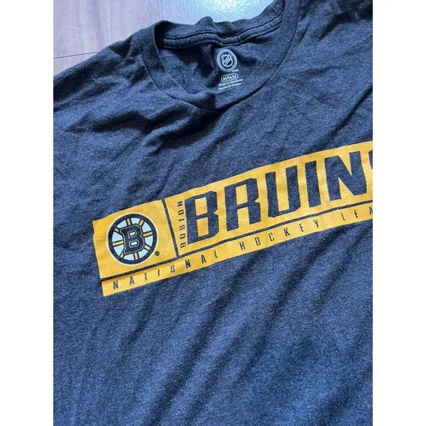 Boston Bruins NHL T-Shirt Charcoal Heather Grey Yellow Graphic Tee Medium - Image 3