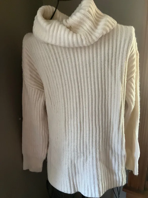 Forever 21 Fall/Winter White Knit Cowl-Neck Sweater Sz. L - Image 3