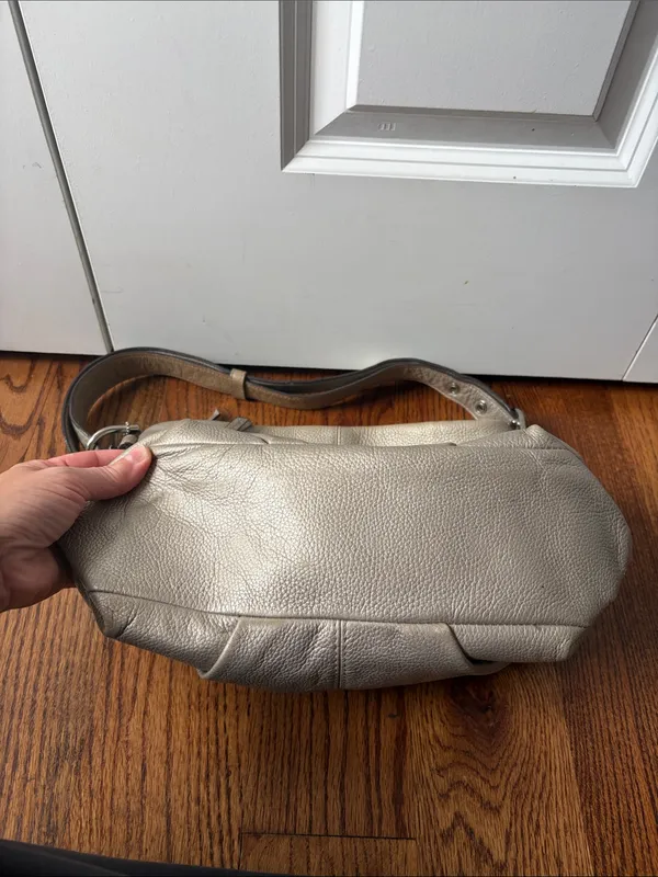 Coach Silver Metallic Pebbled Leather Brooke Duffle Hobo Bag F15064 - Image 7