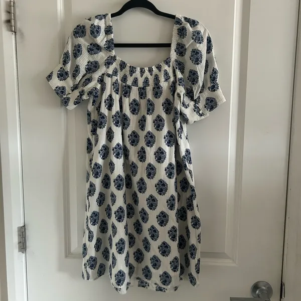 J. Crew White Mini Dress with Navy Floral Print and Puff Sleeves - Image 4