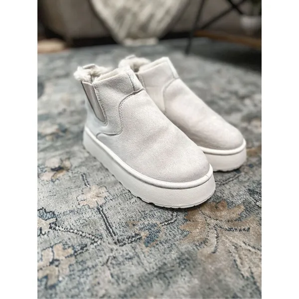 Adorable Platform Boots White Size 7.5 - Image 8