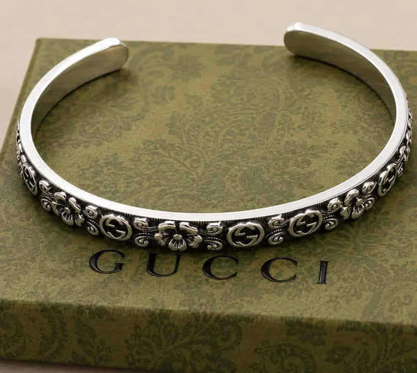 Gucci sterling silver cuff bracelet medium  - Image 2