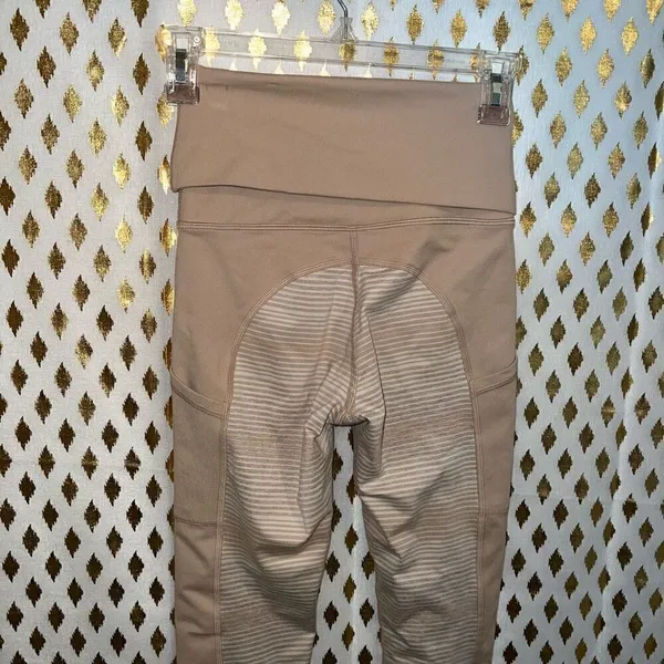 NWOT Offline by Aerie fold over hi rise leggings hugger nude tan size XS - Image 4