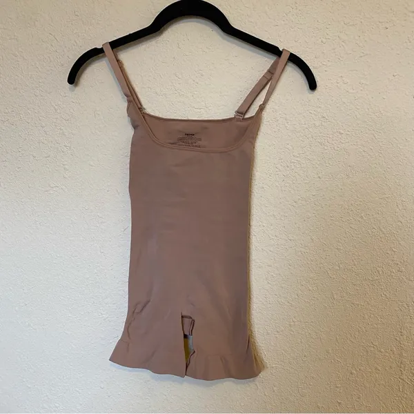 SKIMS Seamless Sculpt Open Bust Bodysuit Under bust Sienna size XS - Image 4