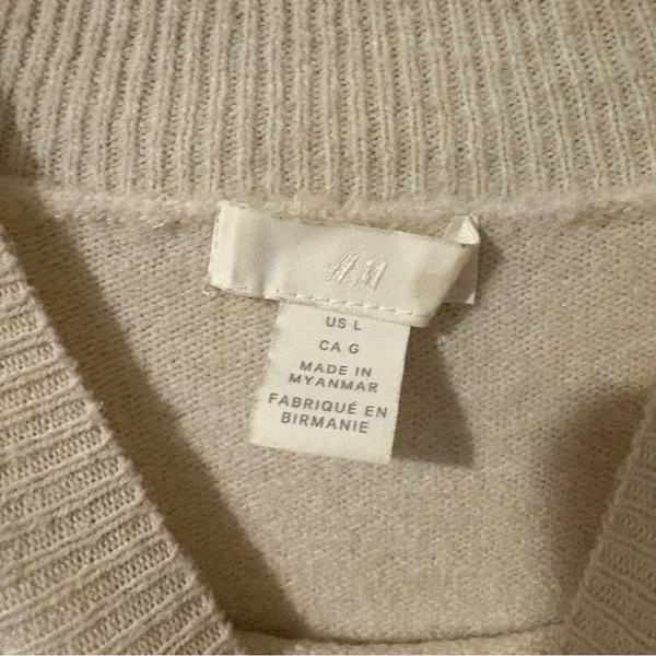 H&M Two Tone Wool Blend Sweater | Size: Large - Image 3