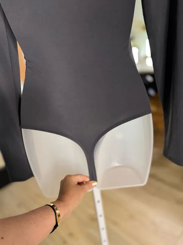 Express Body Contour Scoop Neck Long Sleeve Thong Bodysuit, Gray. Size XS - Image 10