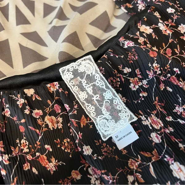 Sadie & Sage Textured Chiffon Floral Print Puff Sleeve Top Peasant Size‎ M - Image 10