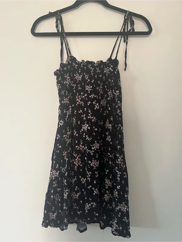 Abercrombie Black Pink Floral Smocked Mini Dress Small Dainty Romantic Feminine - Image 6