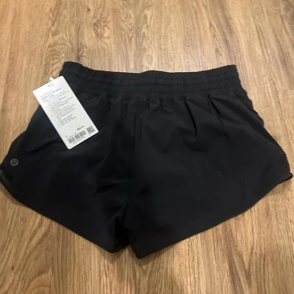 Lululemon Hotty Hot Short 2.5” Lined NWT size 2 - Image 3