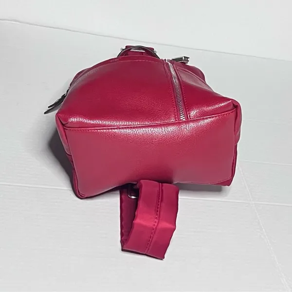 Tutilo‎ New York Vibrant Red Backpack - Image 5
