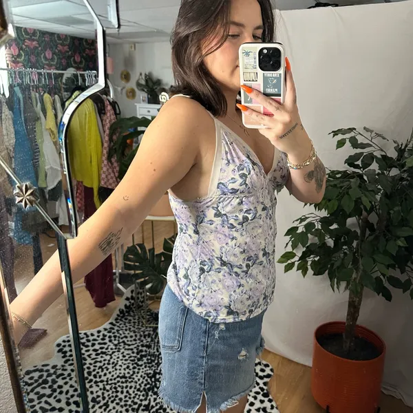 Jessica Simpson Y2K Floral V-Neck Cami Top Blue White Size Medium - Image 3