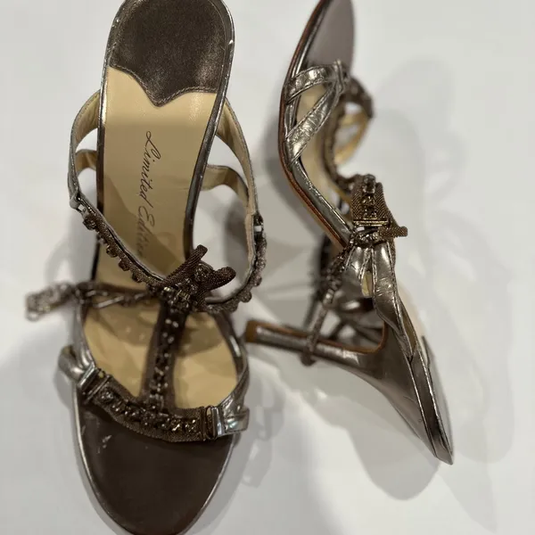 Women's Veronica‎ Pewter Sandals Heels Limited Edition - Size 8. - Image 5